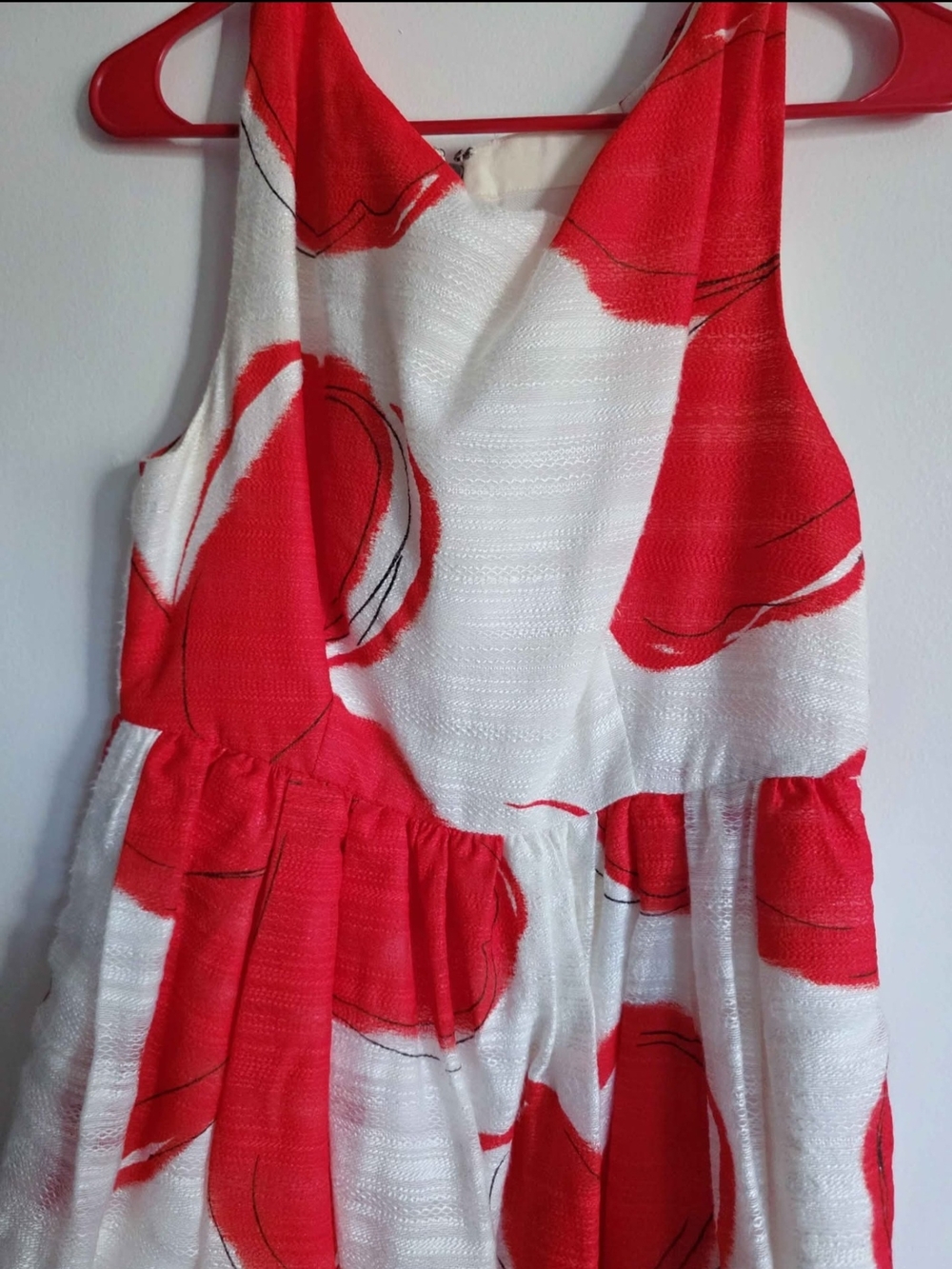 Alice + Olivia Red and White Floral Fit-and-Flare Dress - Picture 3 of 5